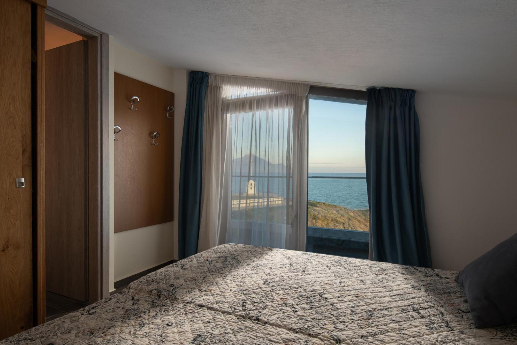 Almare Seaside Studios & Suites - Sarti Sithonia Exterior photo