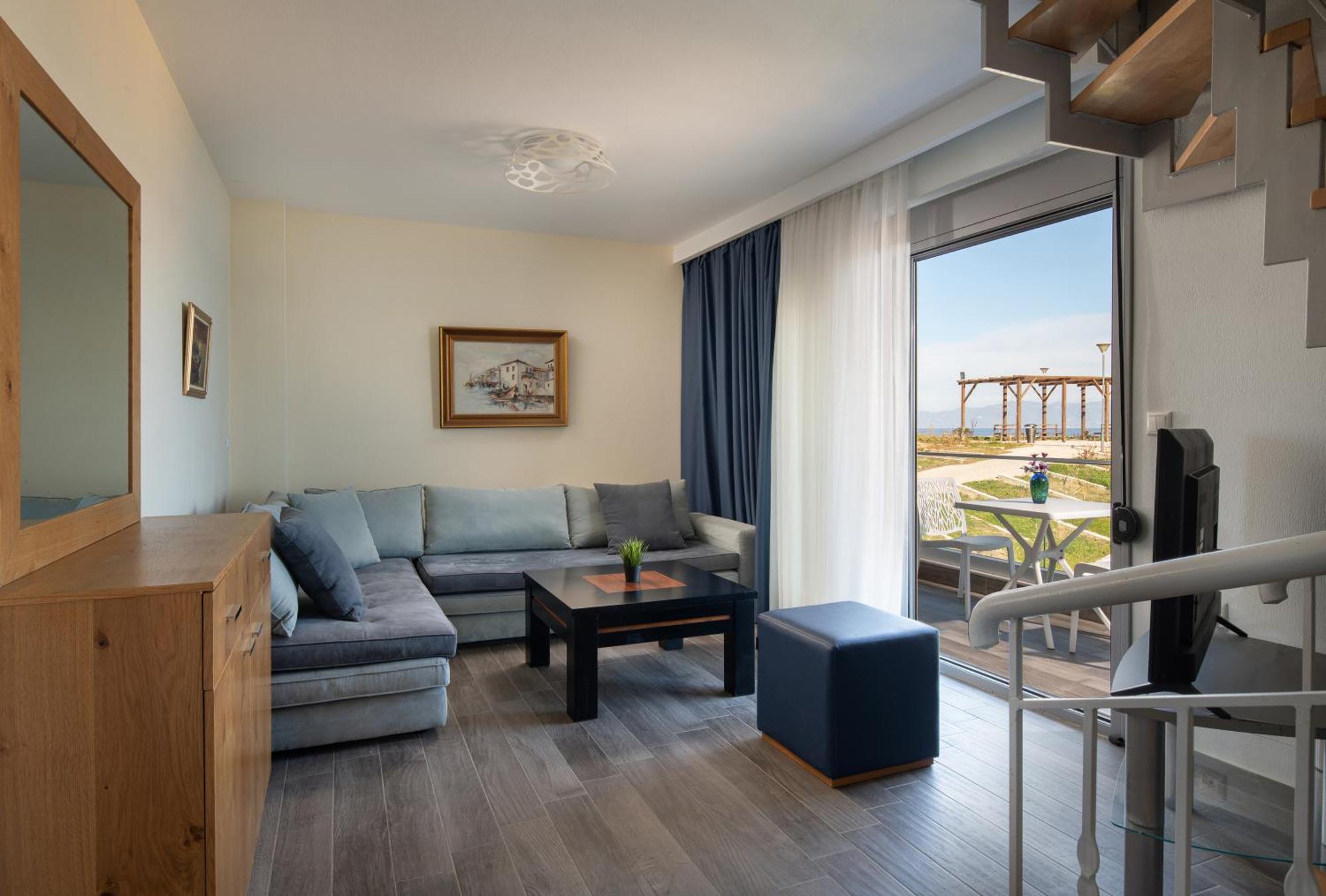 Almare Seaside Studios & Suites - Sarti Sithonia Exterior photo